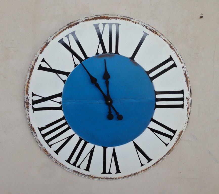 BLUE AND WHITE METAL CLOCK 82CM